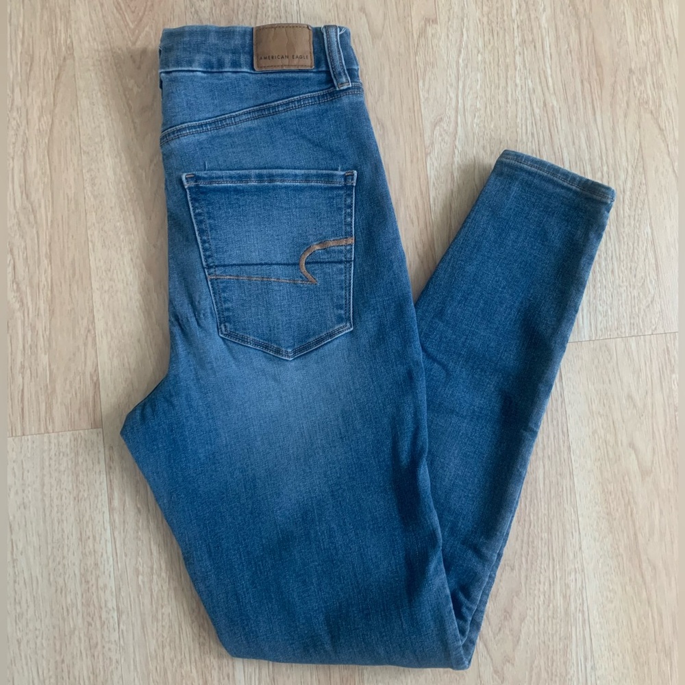 American Eagle Next Level Curvy High-Waisted Jegging
